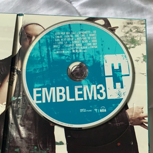 2/$10 Emblem3 Nothing to Lose Album Deluxe Edition - Picture 3 of 3